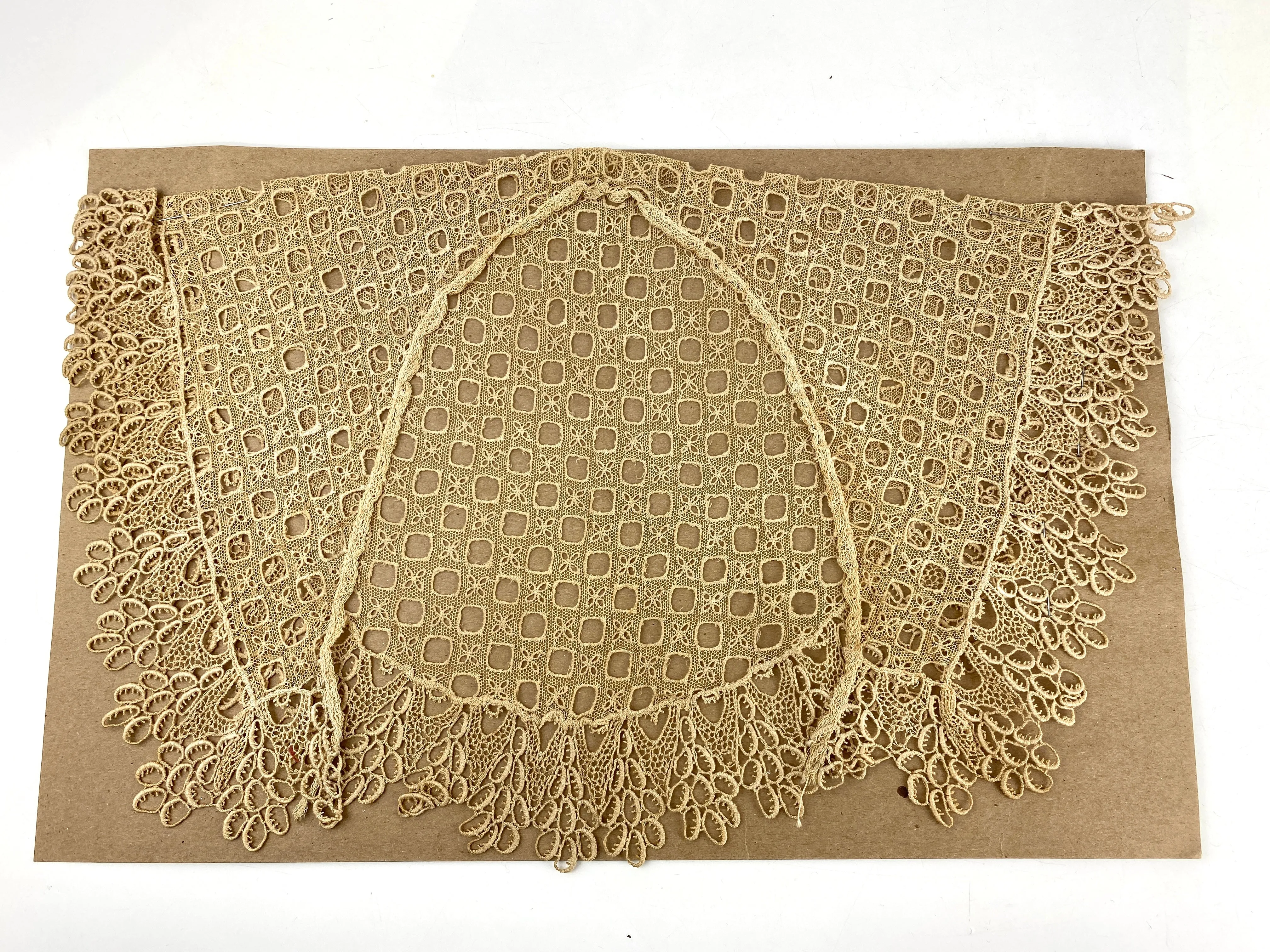 Antique Edwardian Beige Crochet Lace Collar