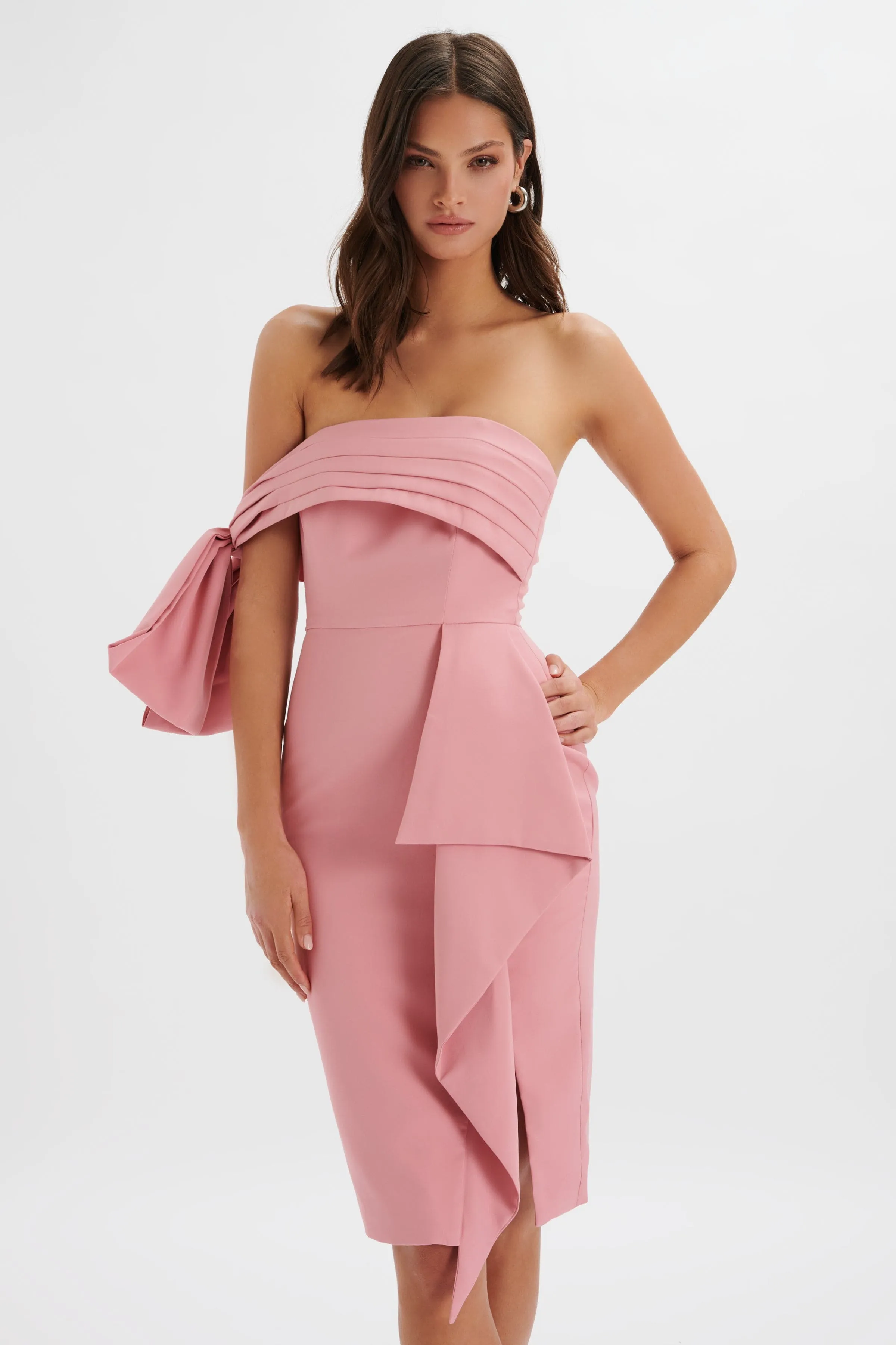 ATHENA Off Shoulder Bow Detail Midi Dress In Powder Pink