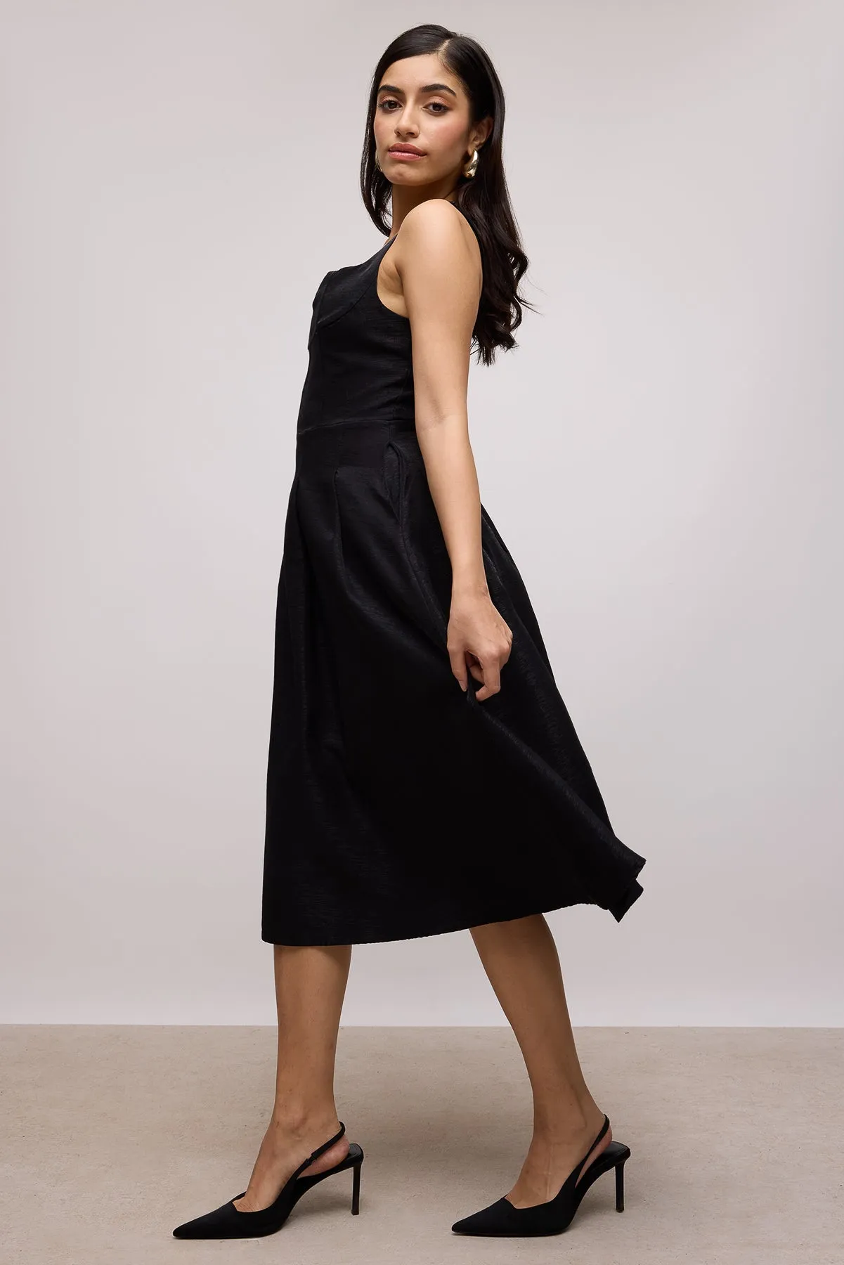 Black Sleeveless Midi Dress