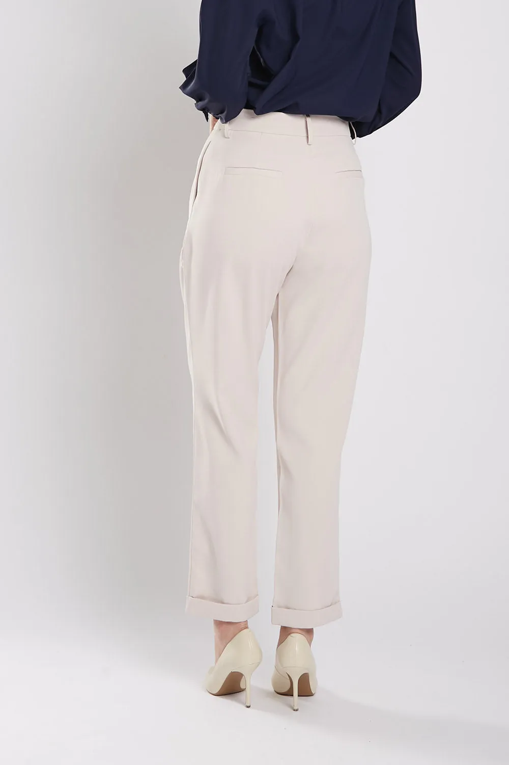 Carinne Tailored Pants in Beige