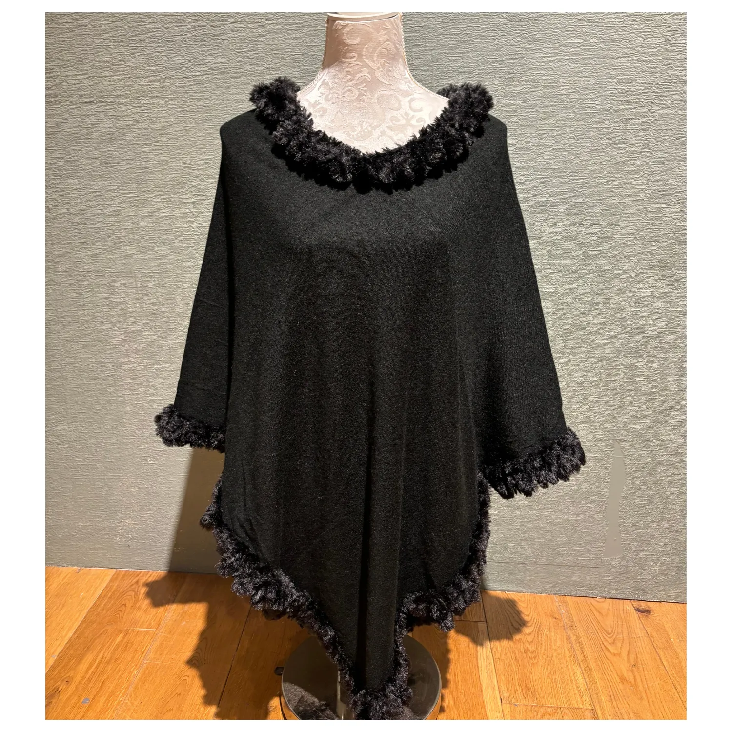 Faux Fur Poncho Black