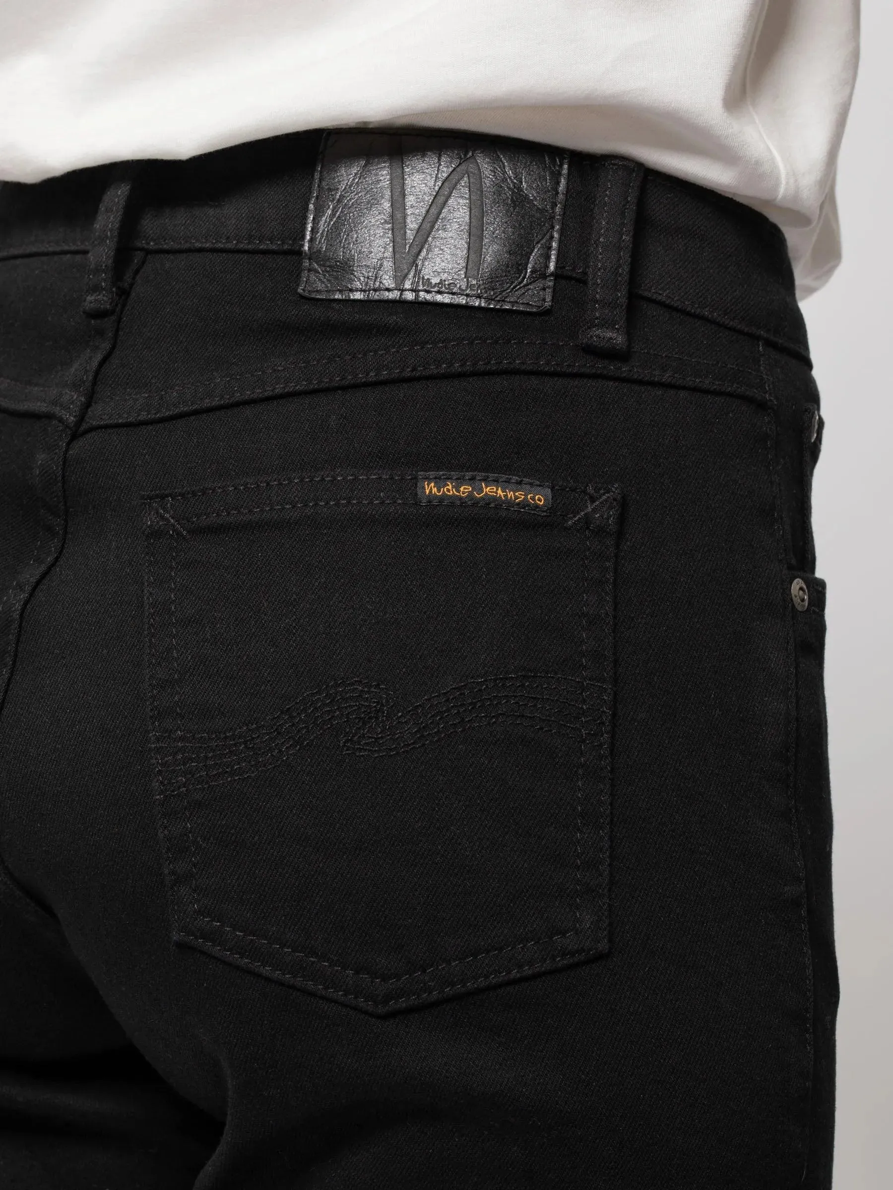 Nudie Jeans Straight Sally in Everblack