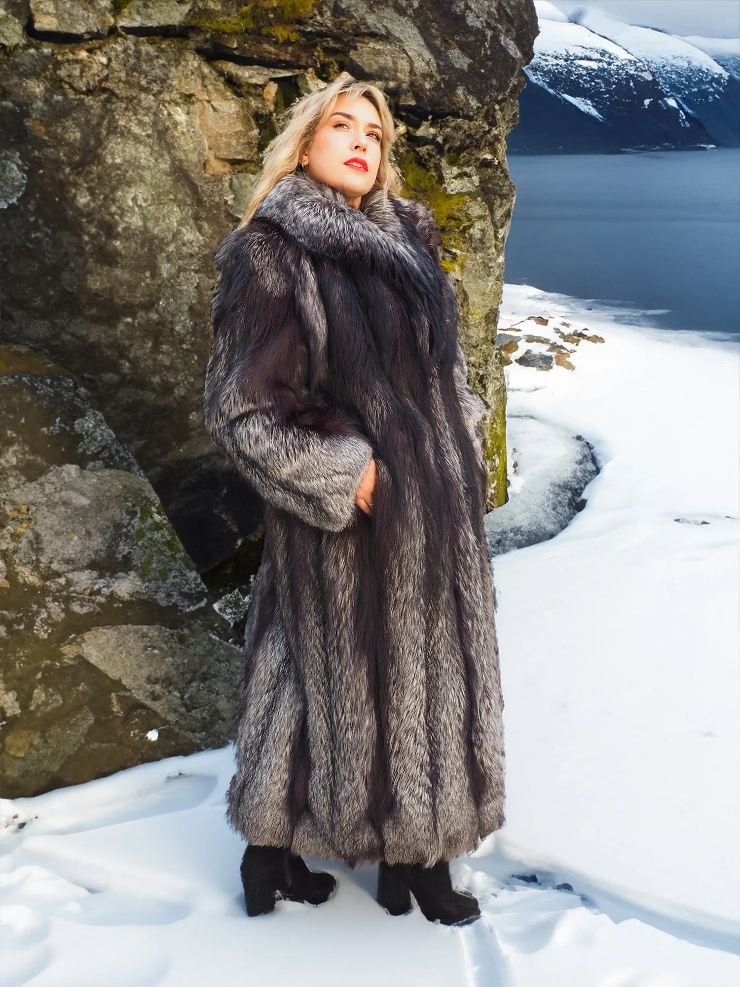 Silver Fox Fur Coat Brand New Stunning 52" Long M