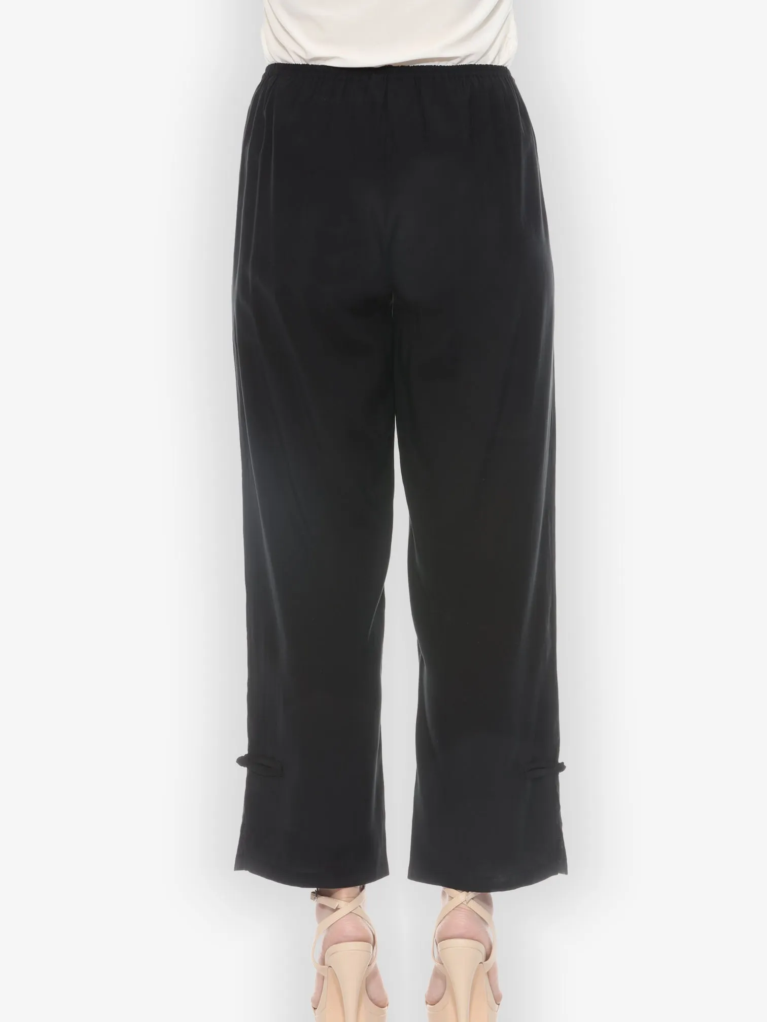 Solid Viscose Pant in Black