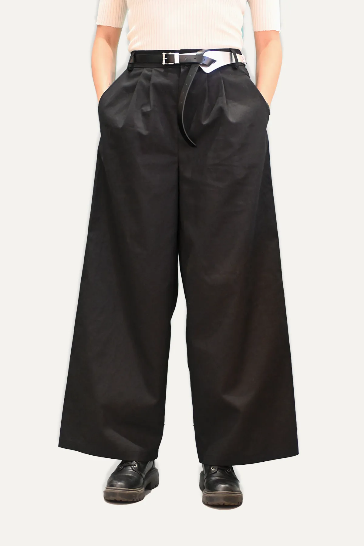 Wide Legged Cotton Pants